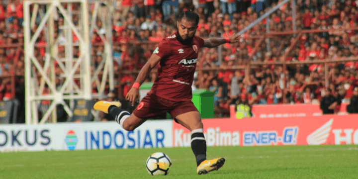 Efektivitas Serangan Balik dan Pemanfaatan Lebar Lapangan