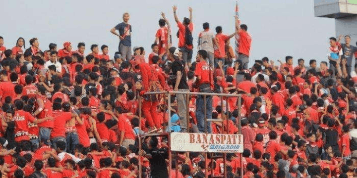 Ekspektasi Suporter, Menuju Puncak Klasemen