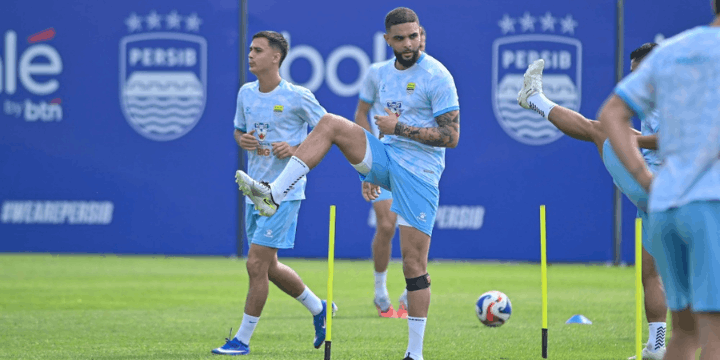 Adaptasi Taktis Bojan Hodak, Mengakomodasi Keunggulan Kurzawa